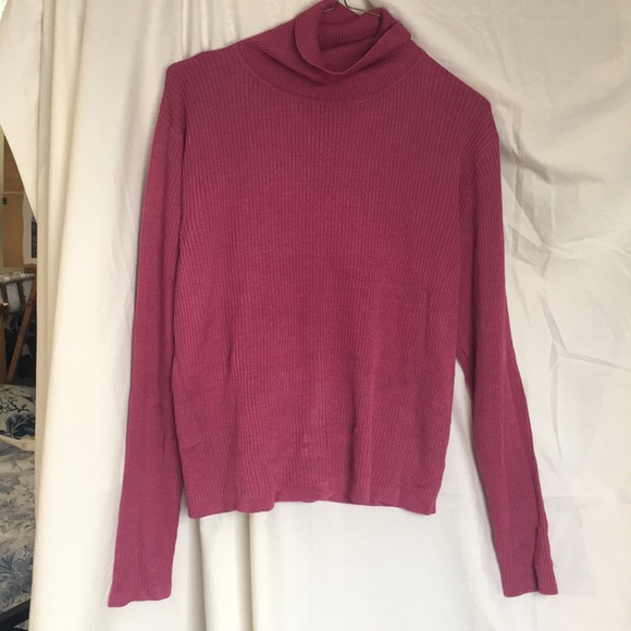 Berry-colored turtleneck - Picture 3 of 7